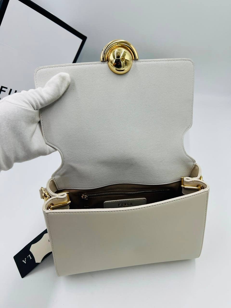 женская сумка furla,сумка,furla сумка,сумка через плечо с клапаном furla,сумка бордовая