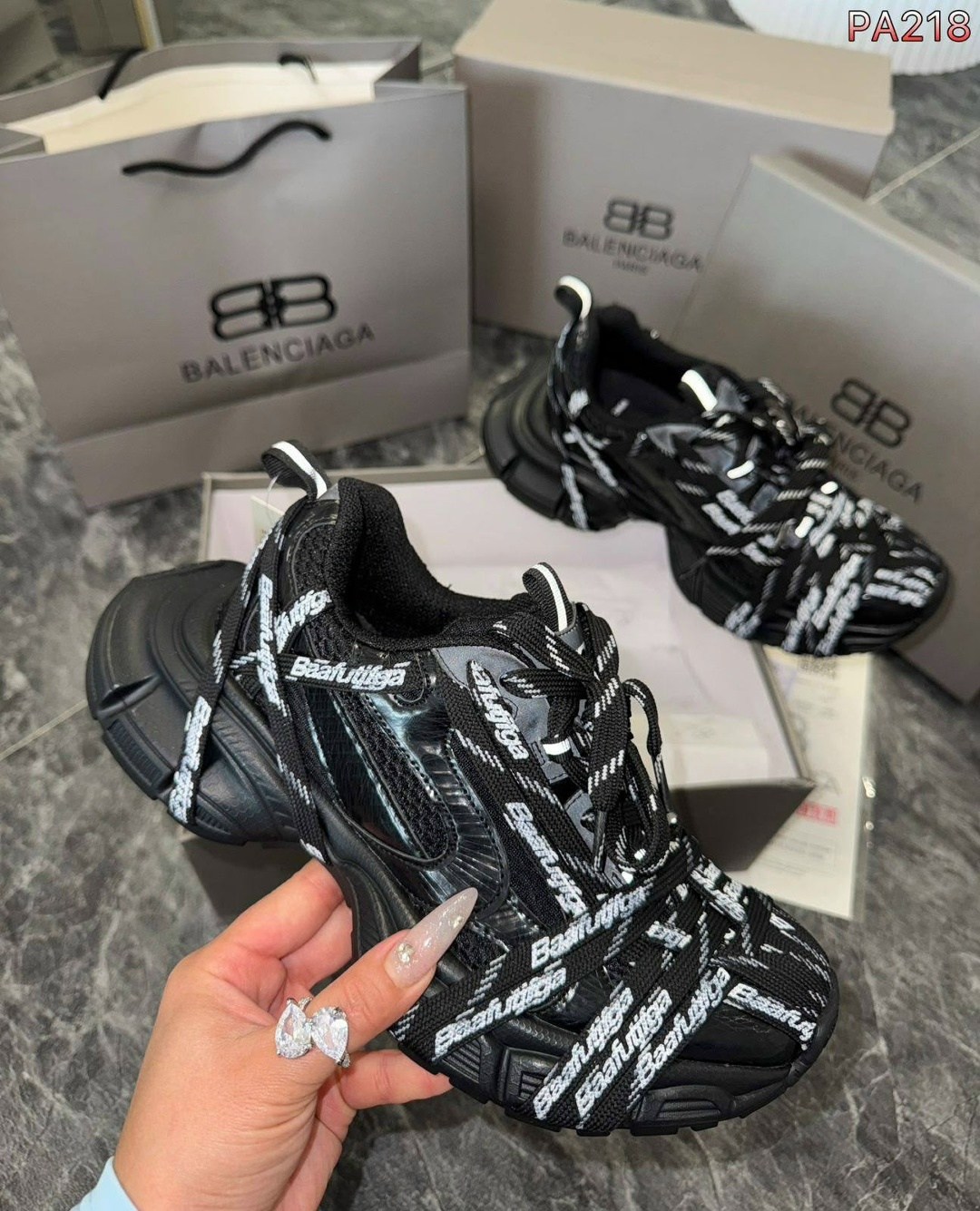 кроссовки женские balenciaga,женские кроссовки balenciaga track a133933 чёрные,кроссовки balenciaga,кроссовки баленсиага,кроссовки balenciaga 3xl sneaker in black