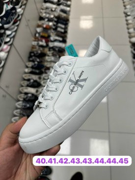 Кроссовки