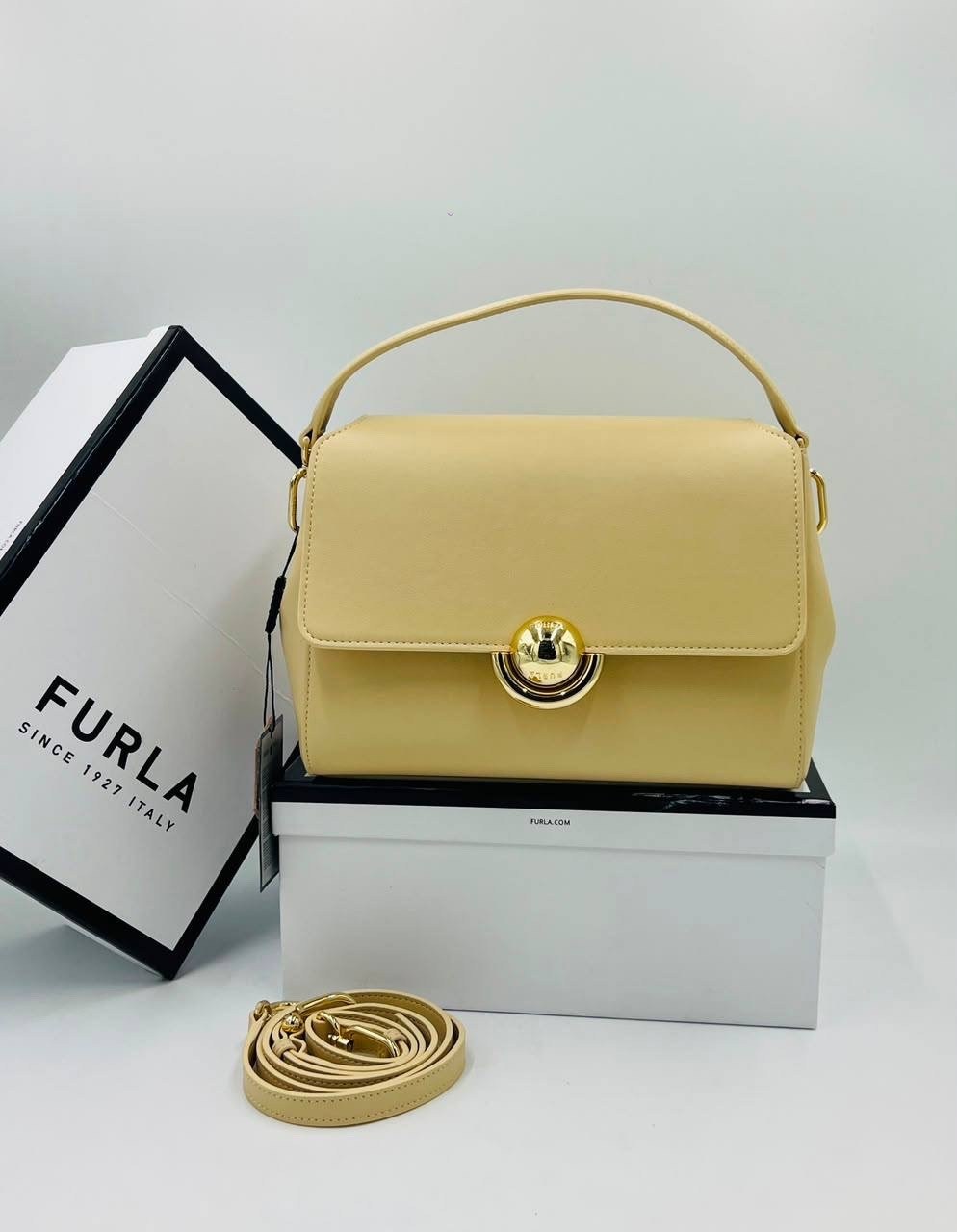 женская сумка furla,сумка,furla сумка,сумка через плечо с клапаном furla,сумка бордовая