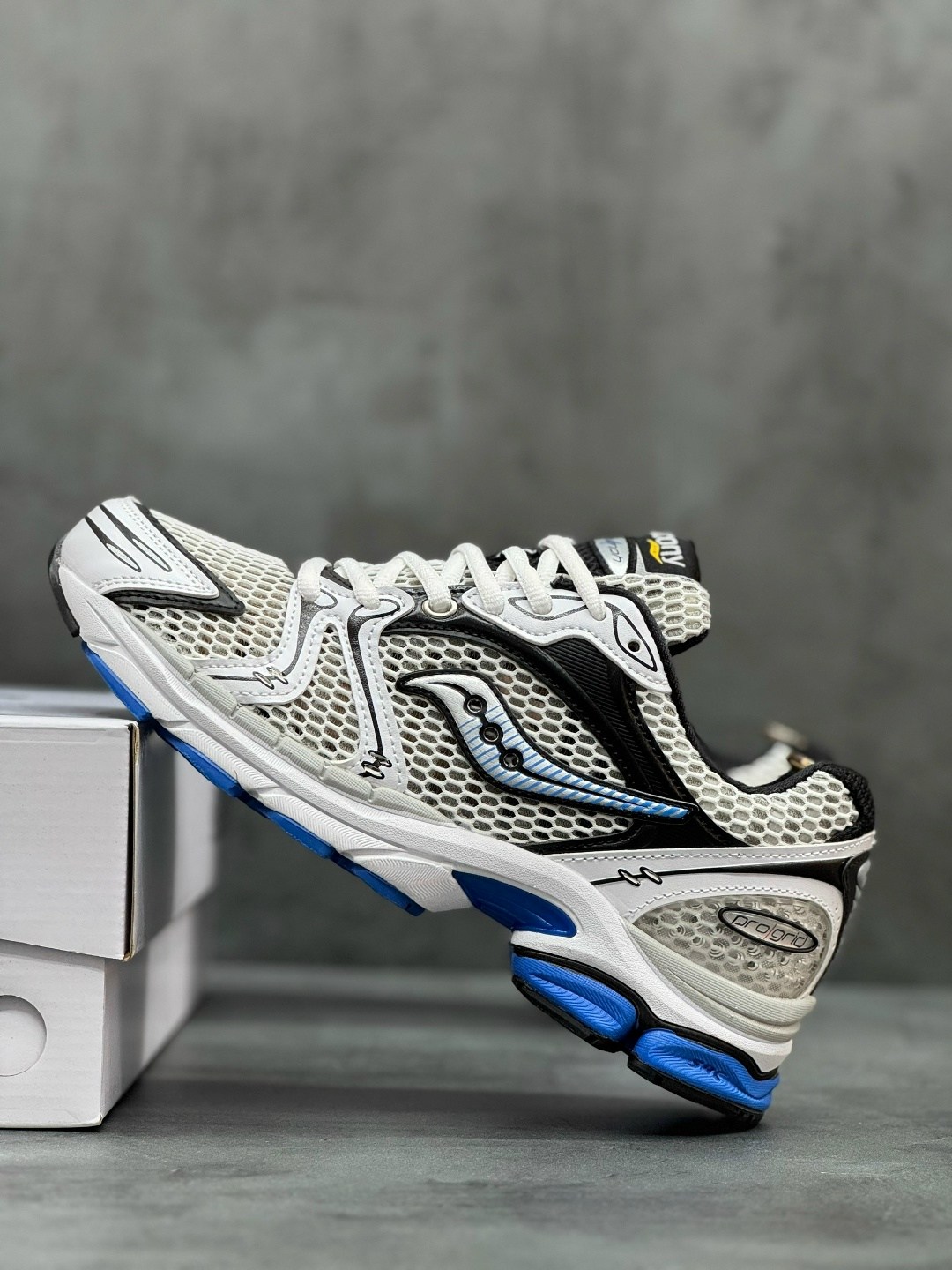saucony progrid triumph 4,кроссовки saucony progrid triumph 4,кроссовки saucony,мужские кроссовки saucony,saucony triumph