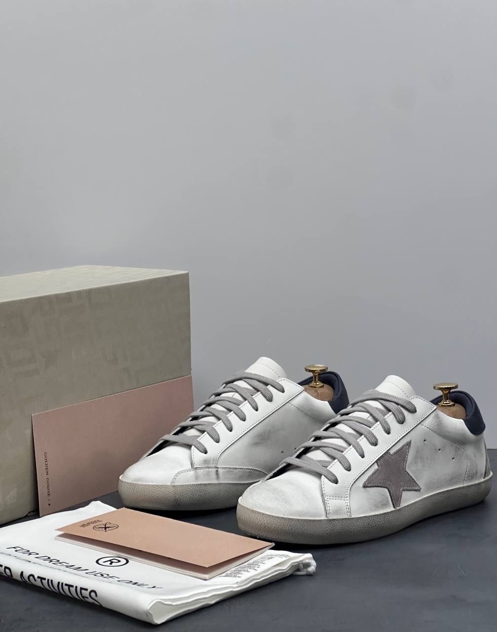 мужские кроссовки golden goose superstar белый серебряный,мужские кроссовки golden goose superstar со звездой белый серебряный,,golden goose super star,golden goose кроссовки