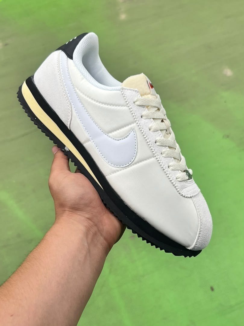 кроссовки nike classic cortez,nike cortez classic,кроссовки nike cortez,женские повседневные кроссовки nike classic cortez,кроссовки спортивные classic cortez
