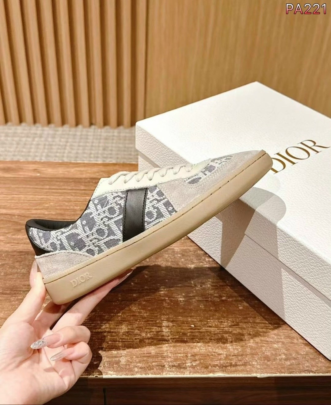 ,dior кроссовки,кеды dior женские,кеды гуччи женские коричневые,кроссовки gucci