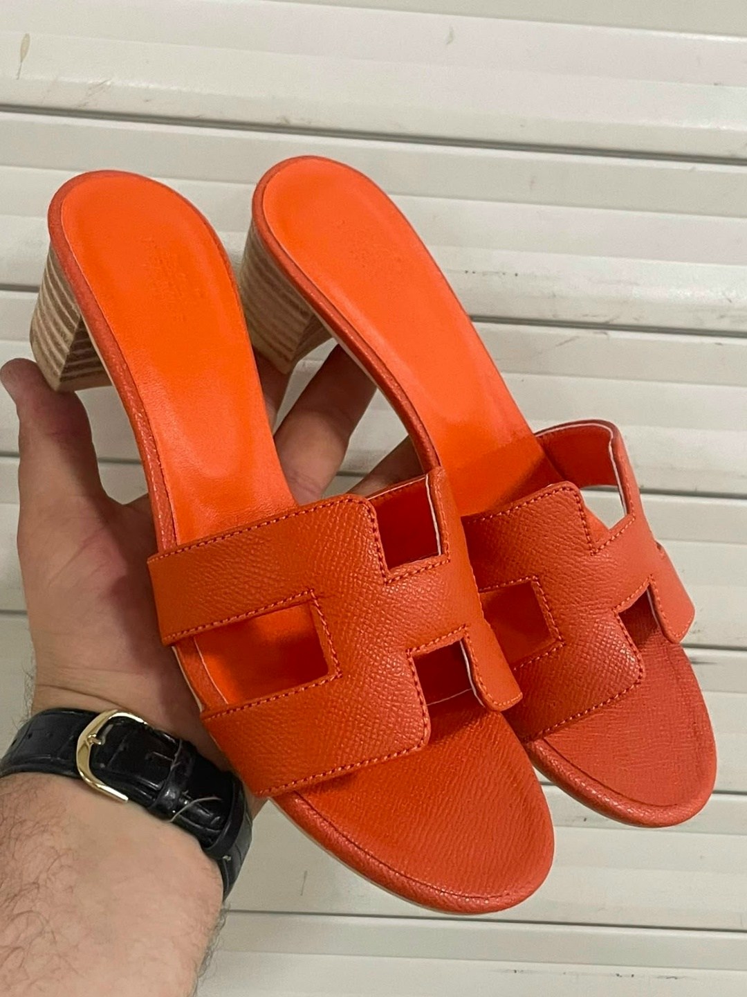 hermes шлепанцы,шлепки hermes,шлепки hermes женские,шлепанцы hermes оранжевые,hermes босоножки