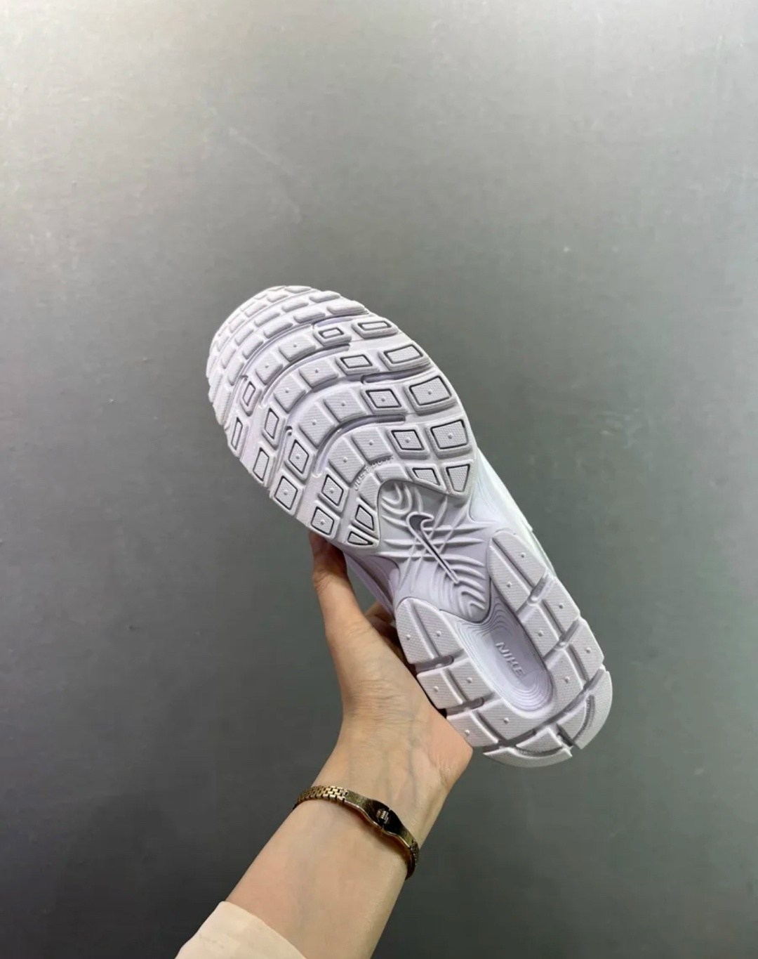 кроссовки,женские кроссовки nike,кроссовки nike v 5 rnr,кроссовки мужские женские,кроссовки белые nike