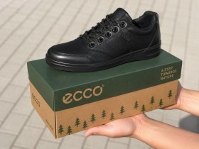 Кроссовки