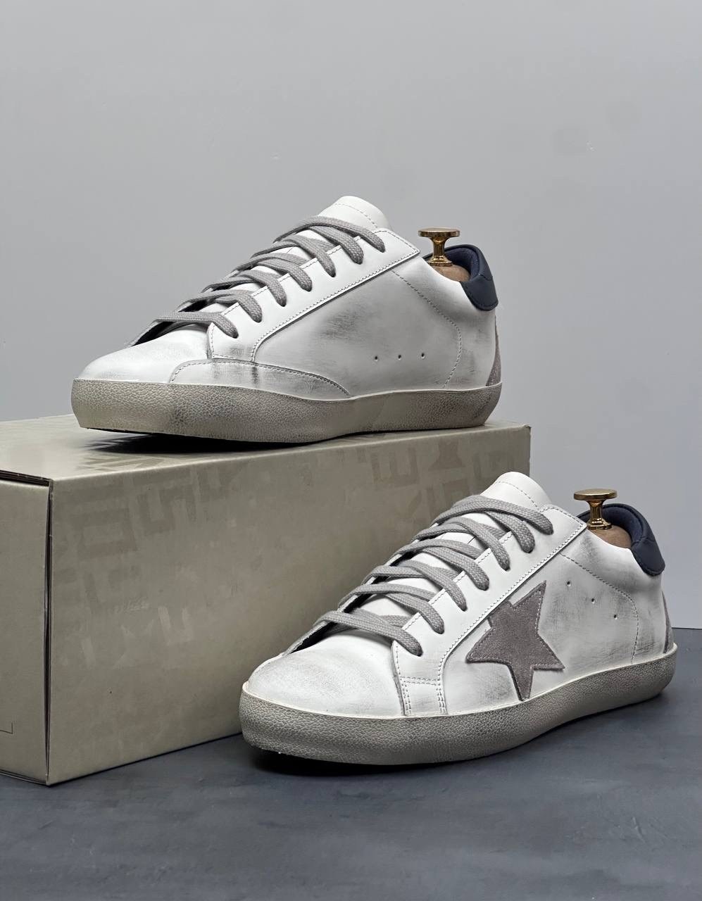мужские кроссовки golden goose superstar белый серебряный,мужские кроссовки golden goose superstar со звездой белый серебряный,,golden goose super star,golden goose кроссовки