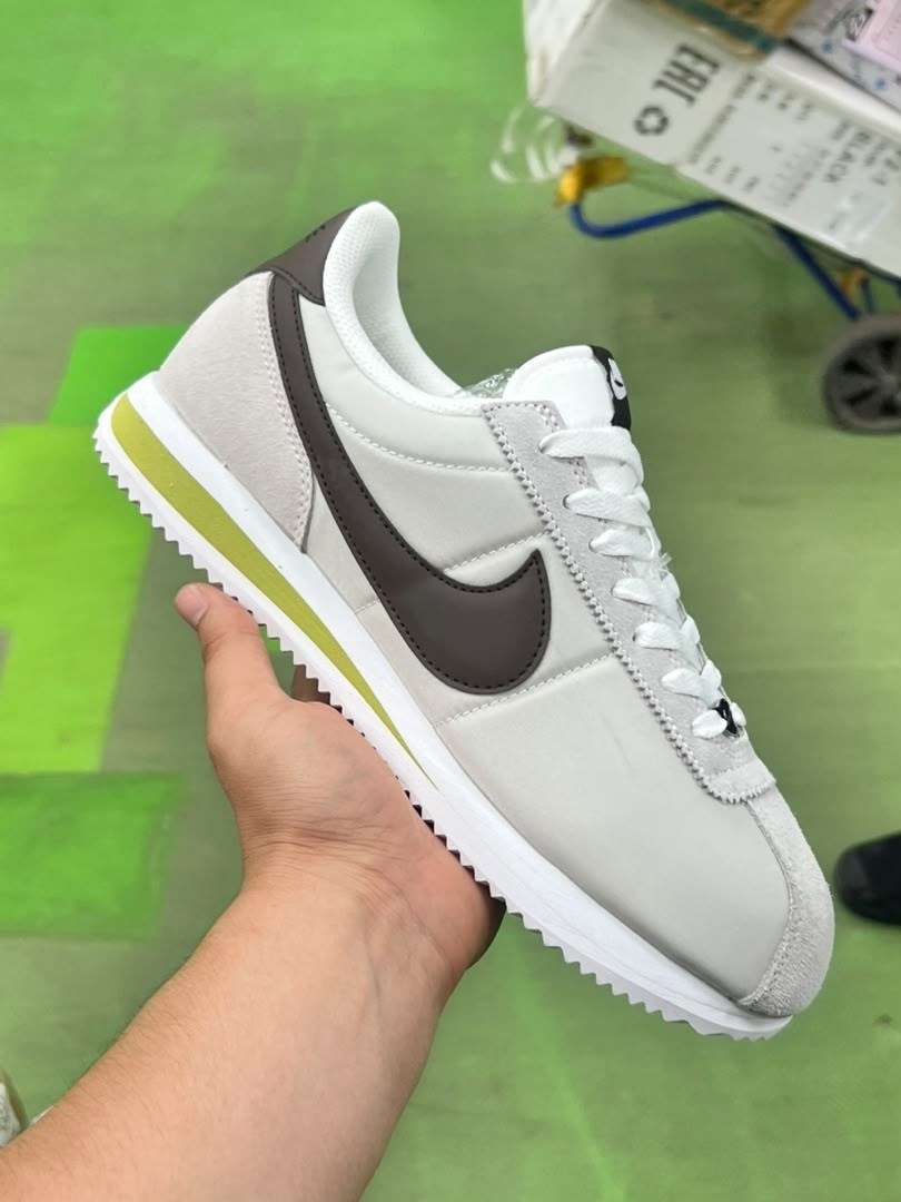 кроссовки nike classic cortez,nike cortez classic,кроссовки nike cortez,женские повседневные кроссовки nike classic cortez,кроссовки спортивные classic cortez
