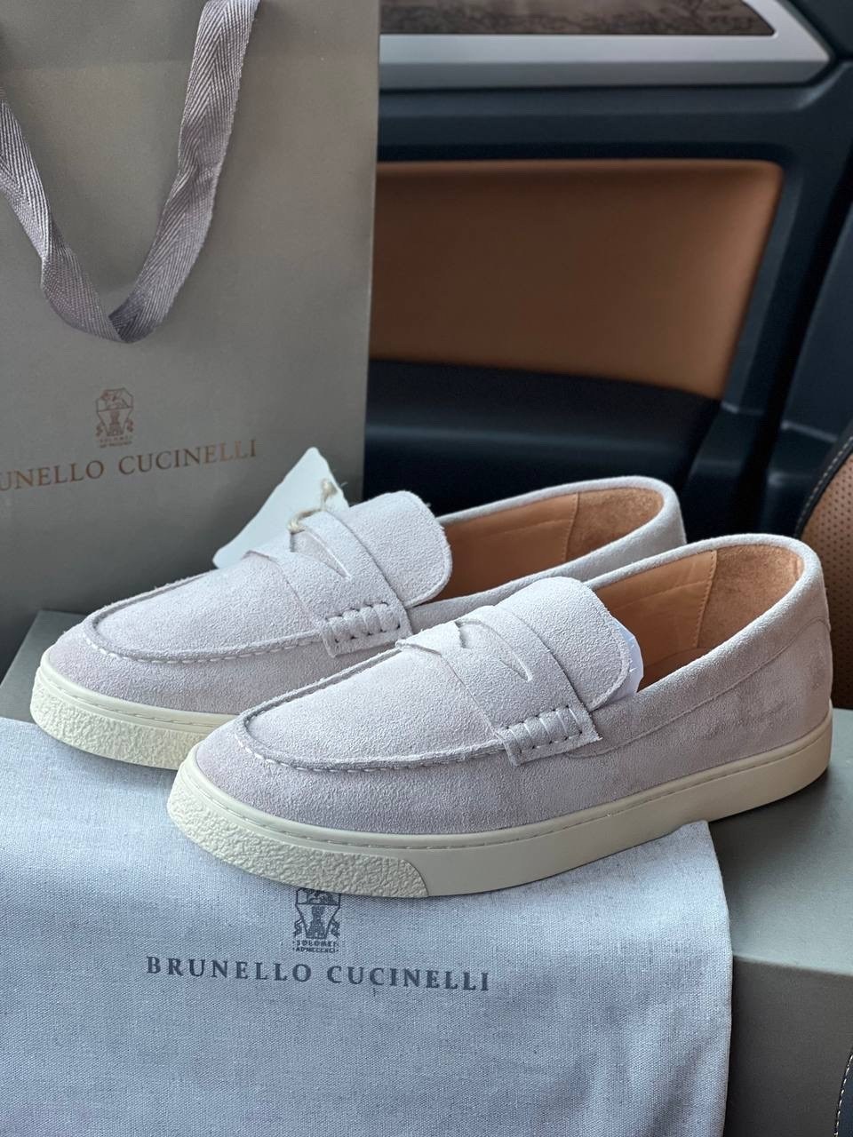 замшевые лоферы brunello cucinelli,лоферы brunello cucinelli brunello cucinelli,лоферы brunello cucinelli,мужские замшевые лоферы brunello cucinelli 2026-2026 светло-серые с белой подошвой,лоферы нату