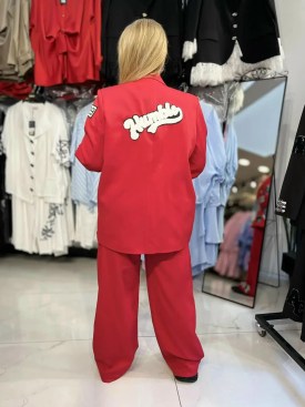 Костюм