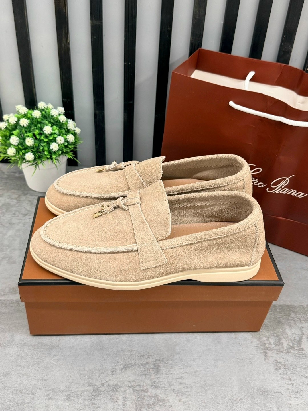 лоферы из натуральной замши loro piana premium shoes,loro piana лоферы,loro piana лоферы женские замшевые,лоферы из натуральной замши,лоферы замшевые