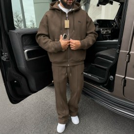 Костюм