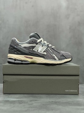 Кроссовки