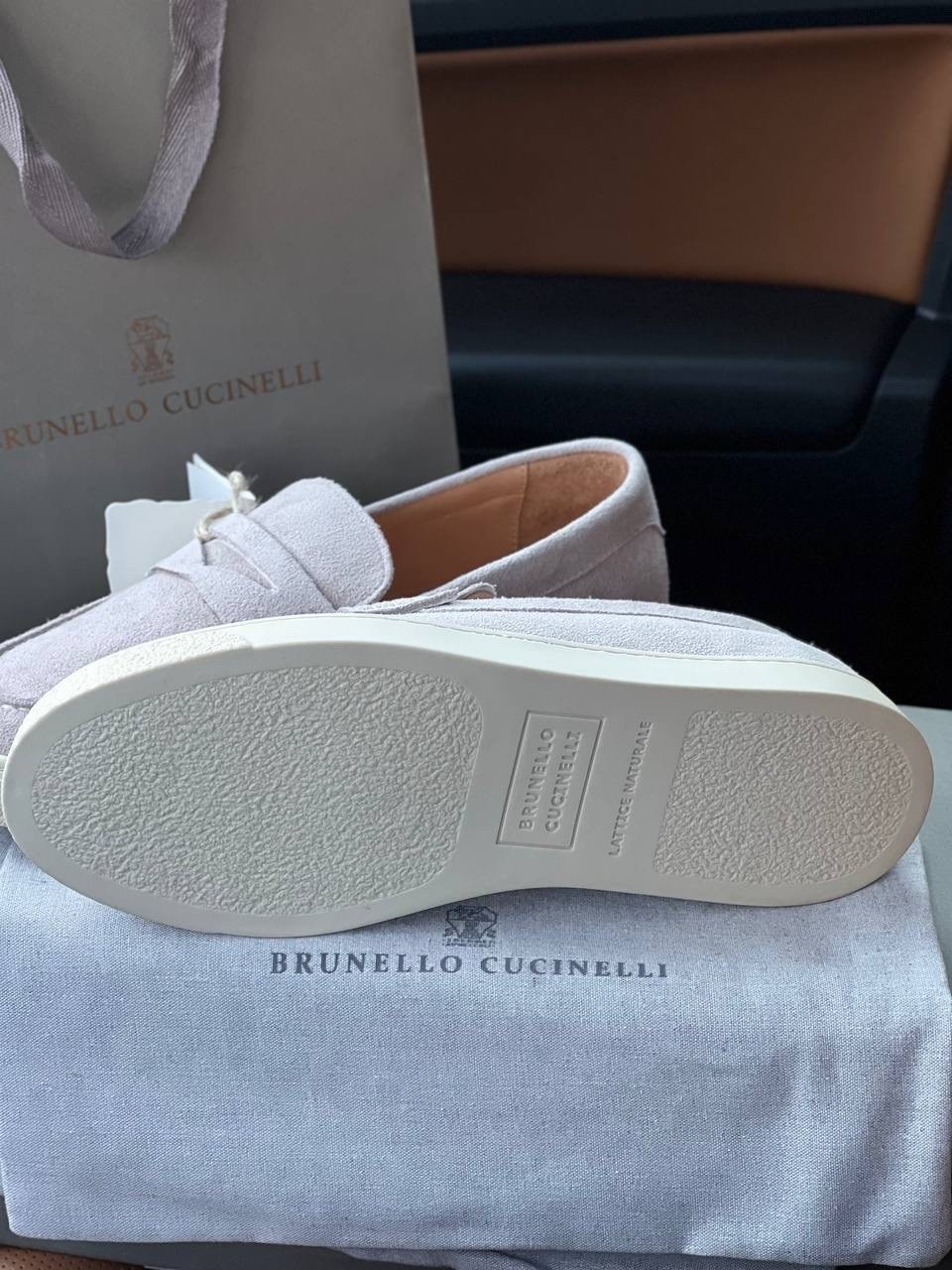 замшевые лоферы brunello cucinelli,лоферы brunello cucinelli brunello cucinelli,лоферы brunello cucinelli,мужские замшевые лоферы brunello cucinelli 2026-2026 светло-серые с белой подошвой,лоферы нату