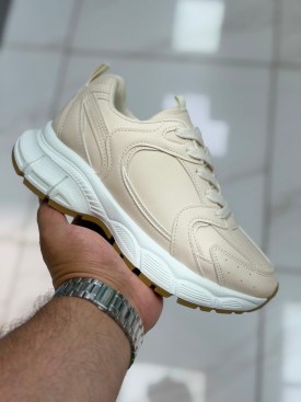 Кроссовки