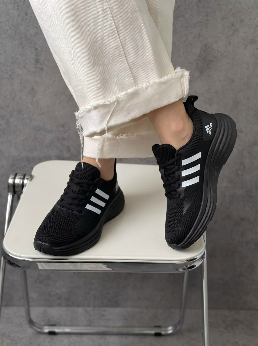 кроссовки,кроссовки adidas,женские кроссовки,спортивная ,спортивные кроссовки