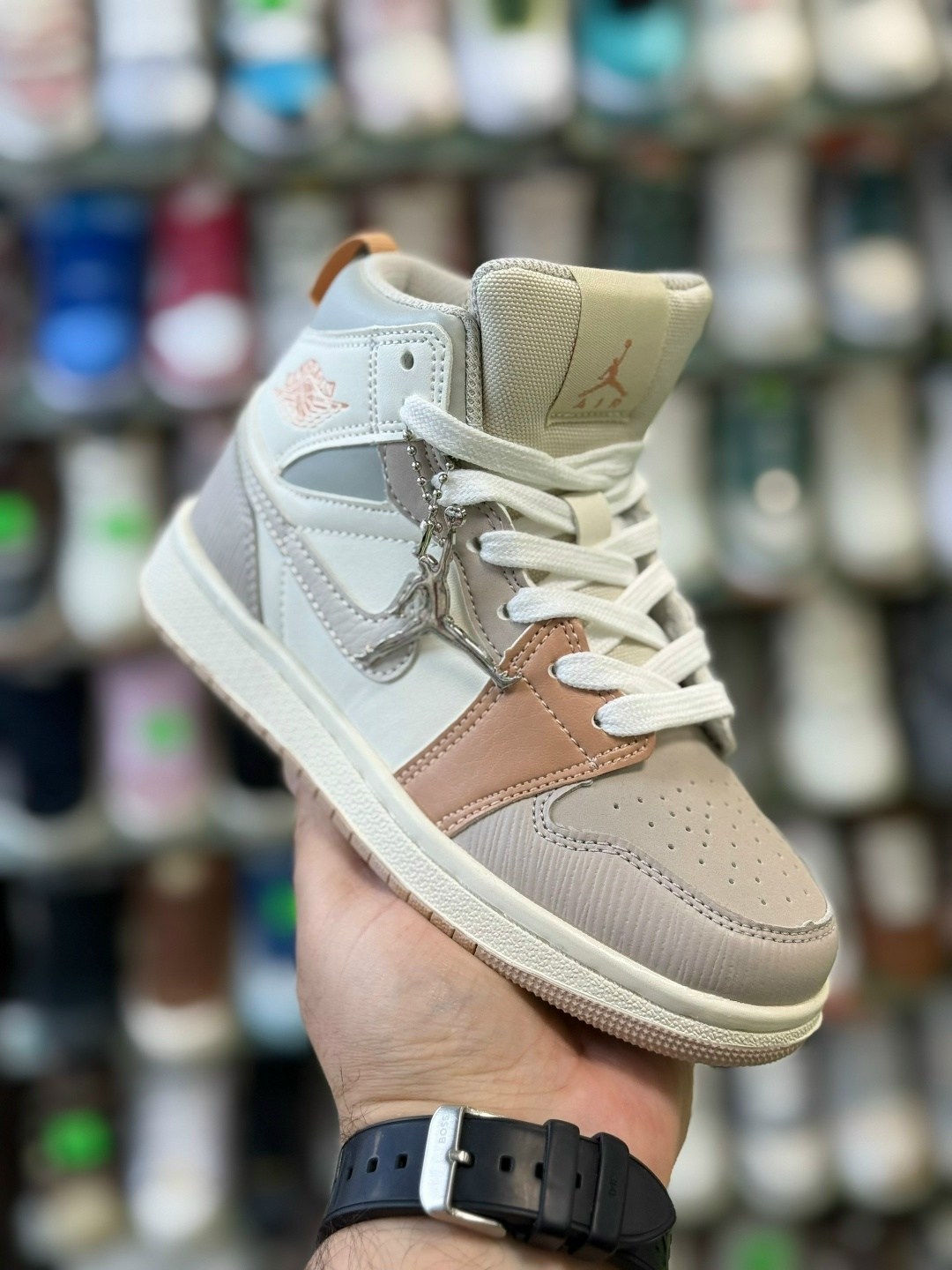 nike air jordan 1 mid milan,женские кроссовки nike air jordan 1,nike air jordan 1 mid,nike air jordan 1,кроссовки nike air jordan 1 retro high