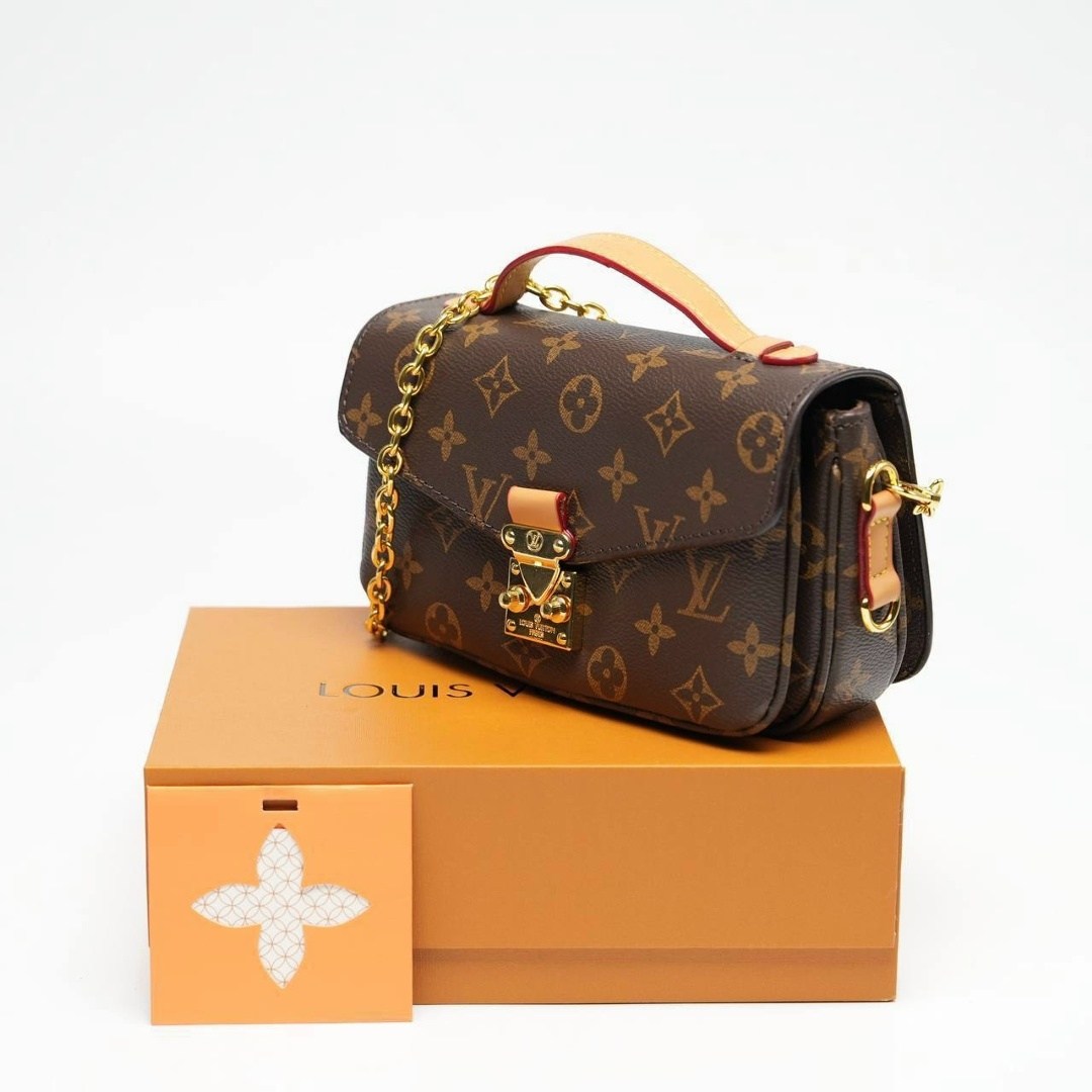 женская сумка louis vuitton,louis vuitton сумка,louis vuitton сумка pochette metis,луи виттон сумка,сумка клатч с ручкой lv metis pochette metis луи виттон монограмма