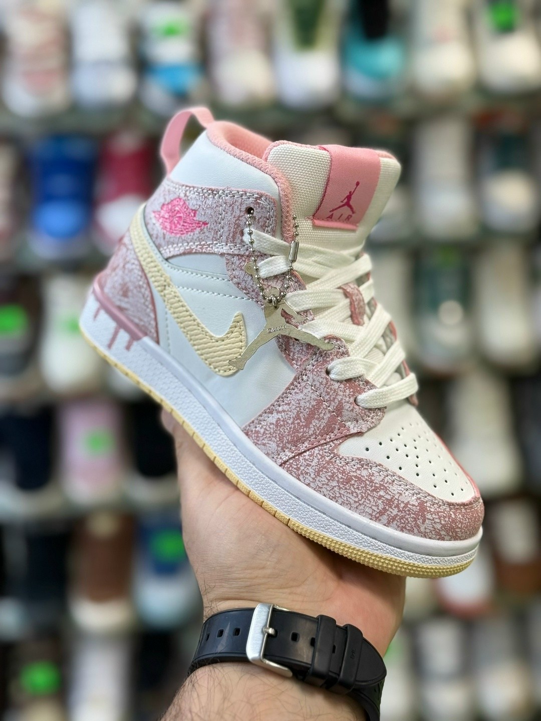 nike air jordan 1 mid milan,женские кроссовки nike air jordan 1,nike air jordan 1 mid,nike air jordan 1,кроссовки nike air jordan 1 retro high