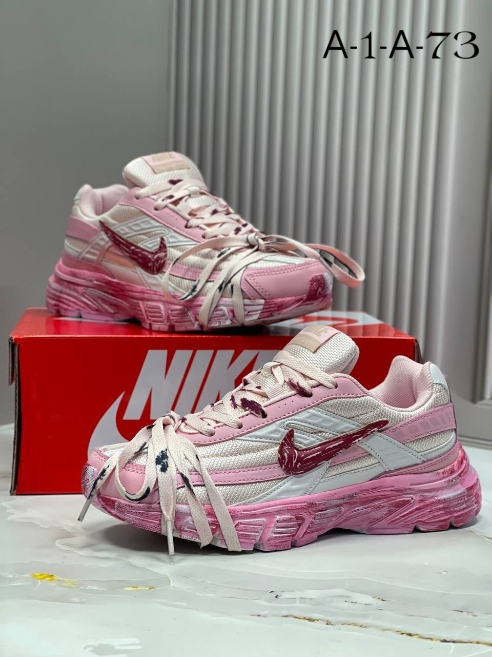 женские кроссовки nike initiator "pink",кроссовки nike initiator pink,кроссовки nike женские,кроссовки nike initiator slip resistant розовые,кроссовки nike initiator розовый