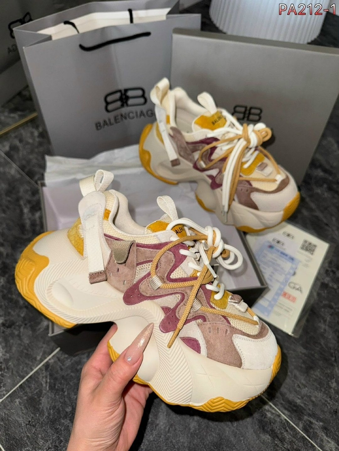 женские кроссовки,массивные кроссовки,balenciaga кроссовки женские,кроссовки модные,кроссовки для женщин