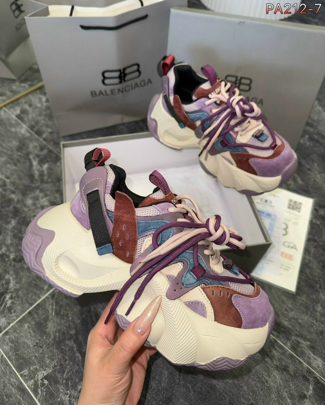 женские кроссовки,массивные кроссовки,balenciaga кроссовки женские,кроссовки модные,кроссовки для женщин