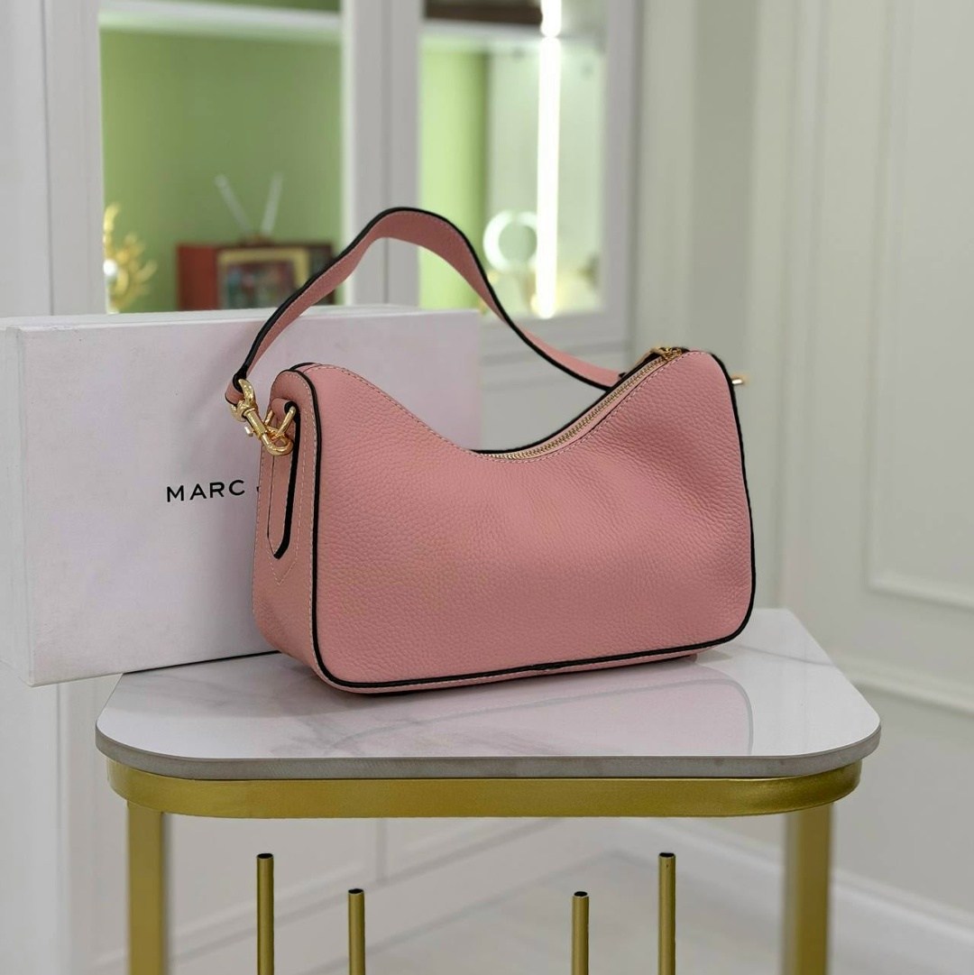 marc jacobs сумка женская,сумка-хобо через плечо marc jacobs,marc jacobs сумка,сумка-хобо от marc jacobs из натуральной кожи,сумка женская модная