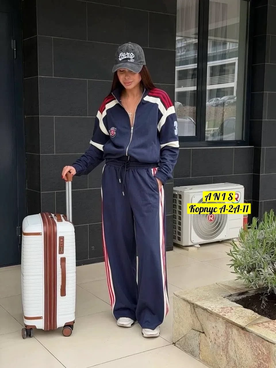 костюм спортивный женский adidas,белый спортивный костюм женский адидас,женский спортивный костюм,женский спортивный костюм на флисе,костюм спортивный
