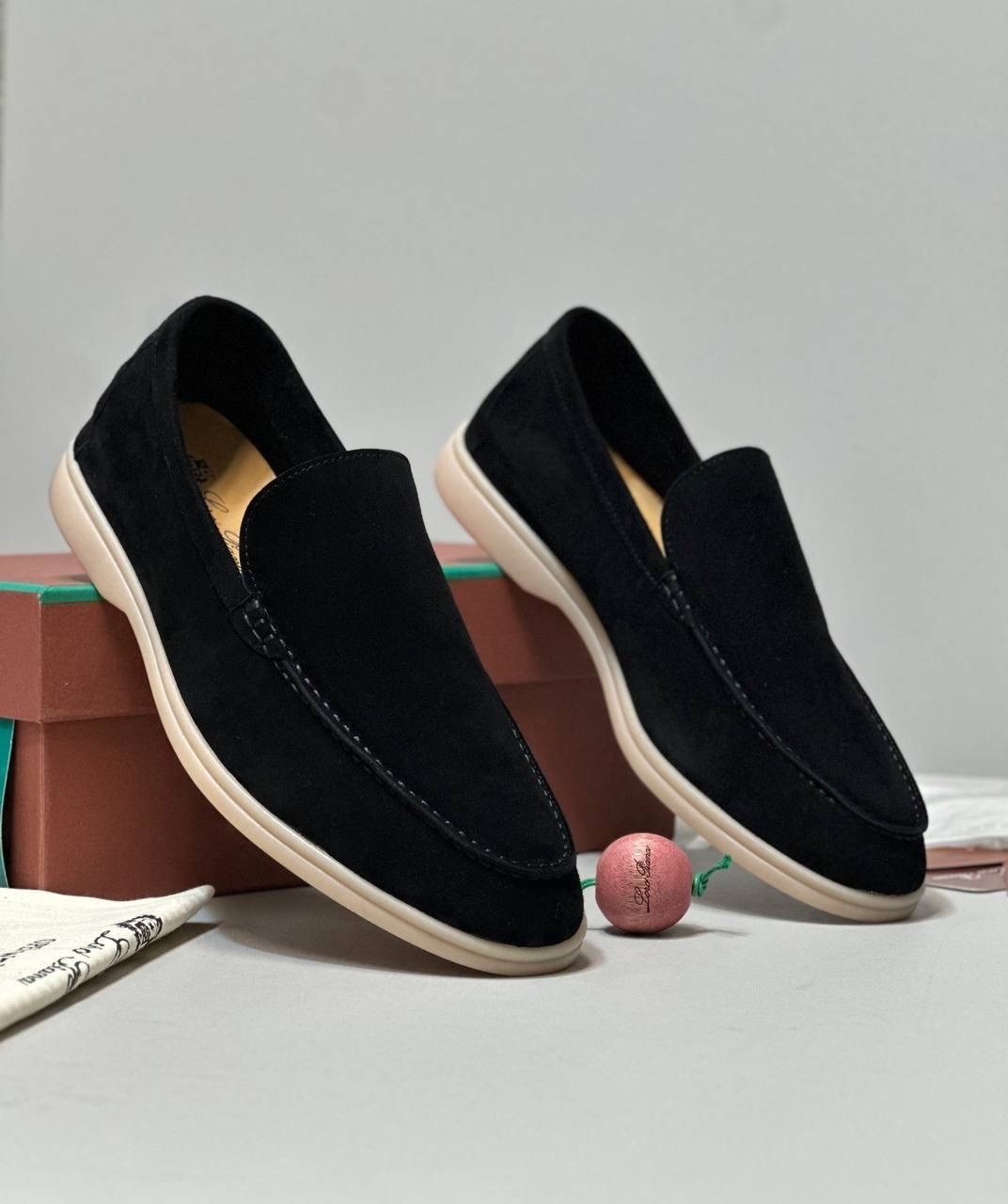 лоферы из натуральной замши loro piana,лоферы loro piana мужские,лоферы loro piana,замшевые лоферы loro piana,замшевые лоферы
