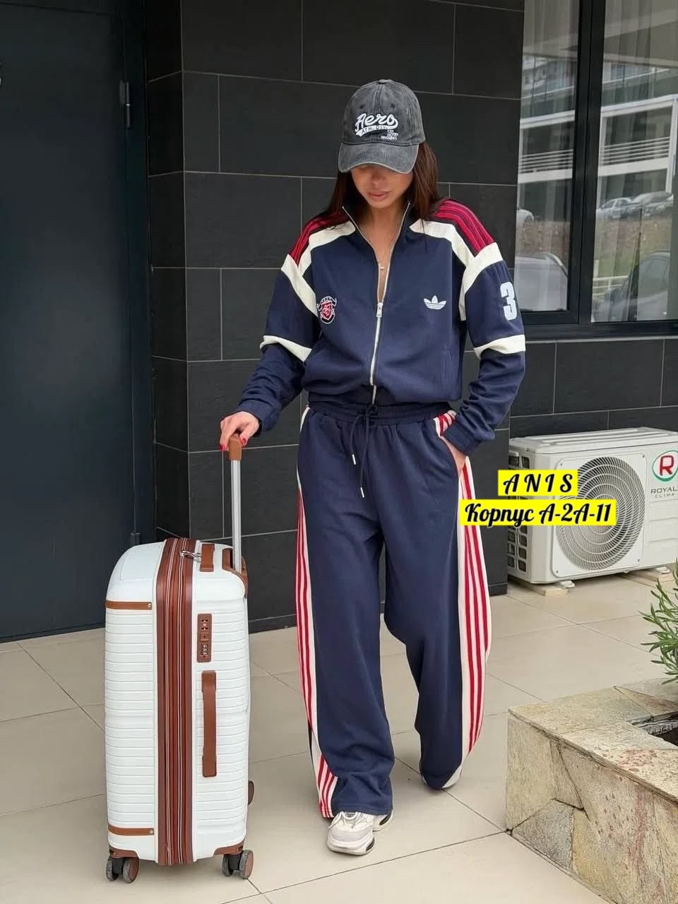 костюм спортивный женский adidas,белый спортивный костюм женский адидас,женский спортивный костюм,женский спортивный костюм на флисе,костюм спортивный