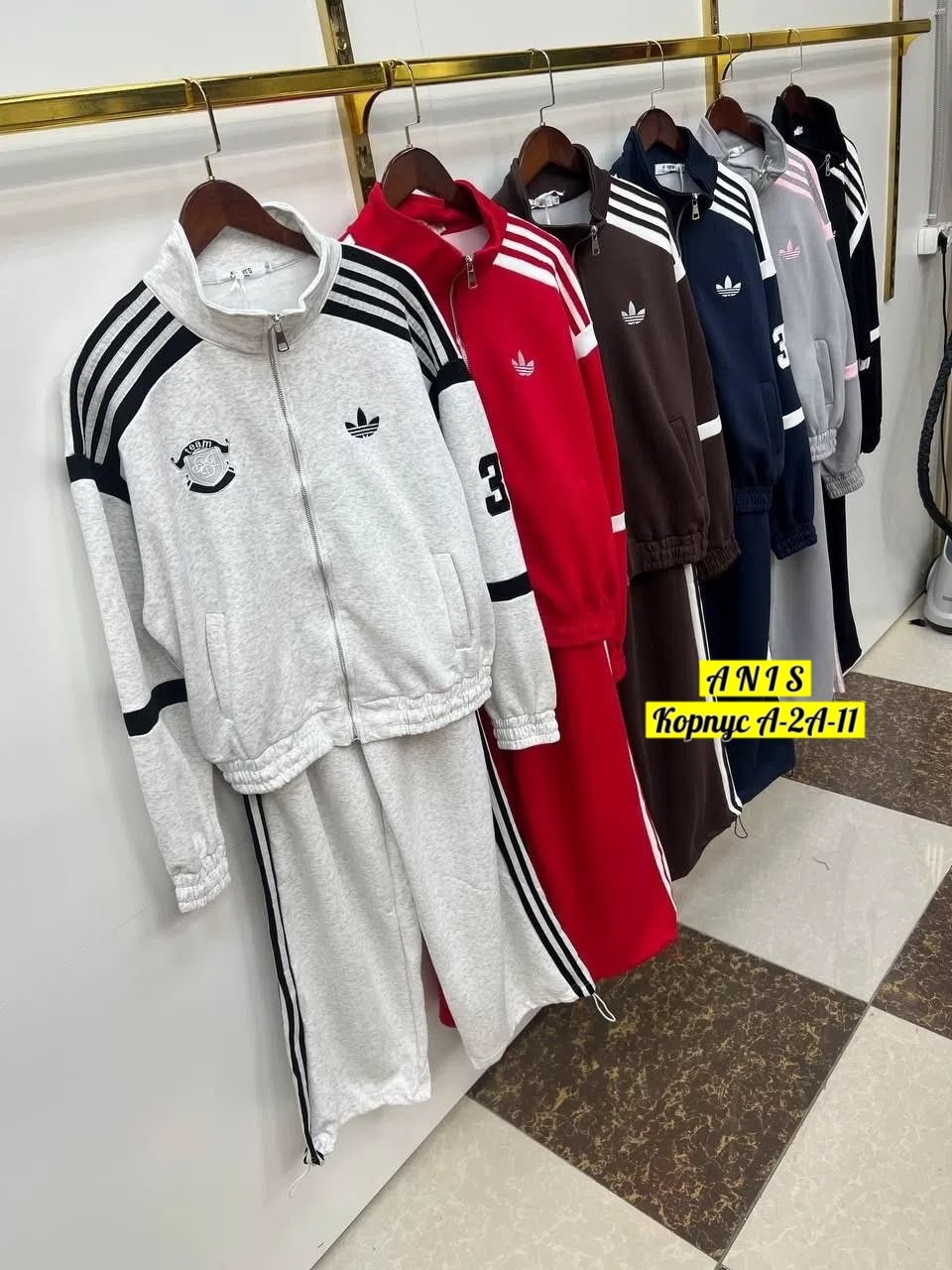 костюм спортивный женский adidas,белый спортивный костюм женский адидас,женский спортивный костюм,женский спортивный костюм на флисе,костюм спортивный