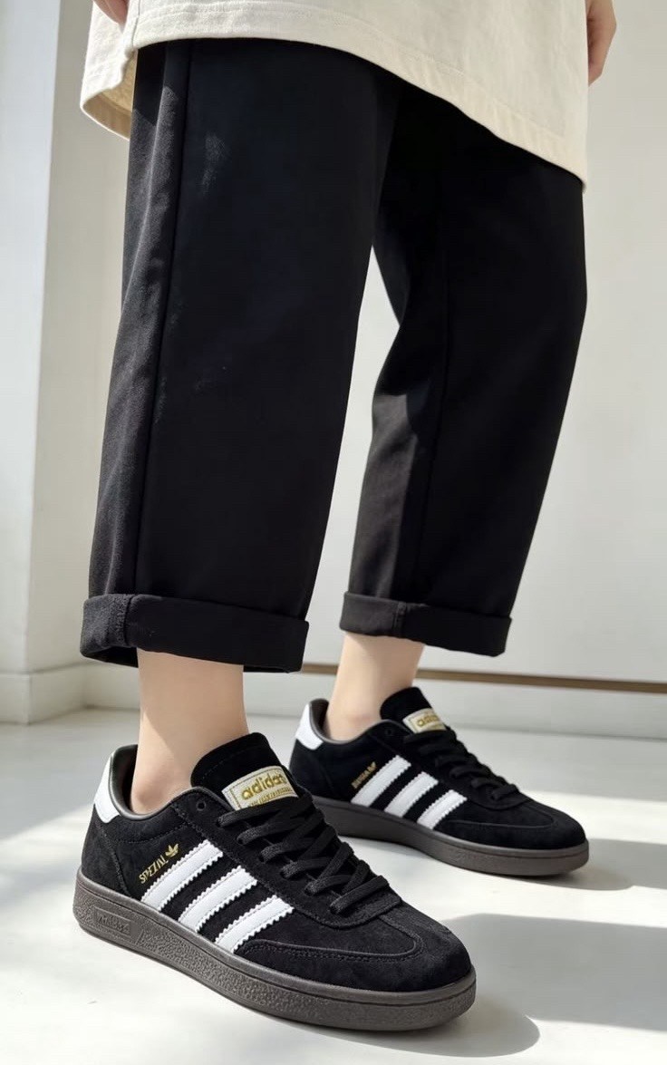 adidas originals handball spezial,adidas original,adidas handball spezial,adidas originals munchen trainers in off white,adidas originals munchen sneakers in off white with gum sole