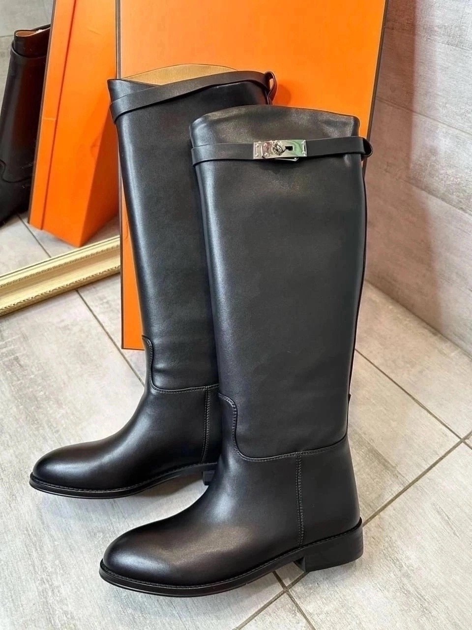 сапоги hermes,женские кожаные сапоги hermes чёрного цвета,сапоги эрмес,сапоги hermes жокейские,гермес сапоги женские
