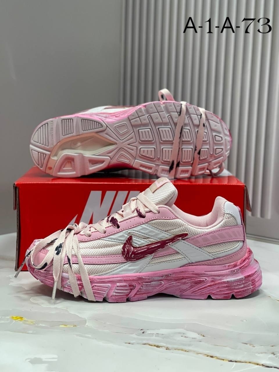женские кроссовки nike initiator "pink",кроссовки nike initiator pink,кроссовки nike женские,кроссовки nike initiator slip resistant розовые,кроссовки nike initiator розовый