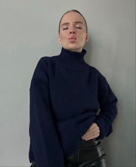 Свитер