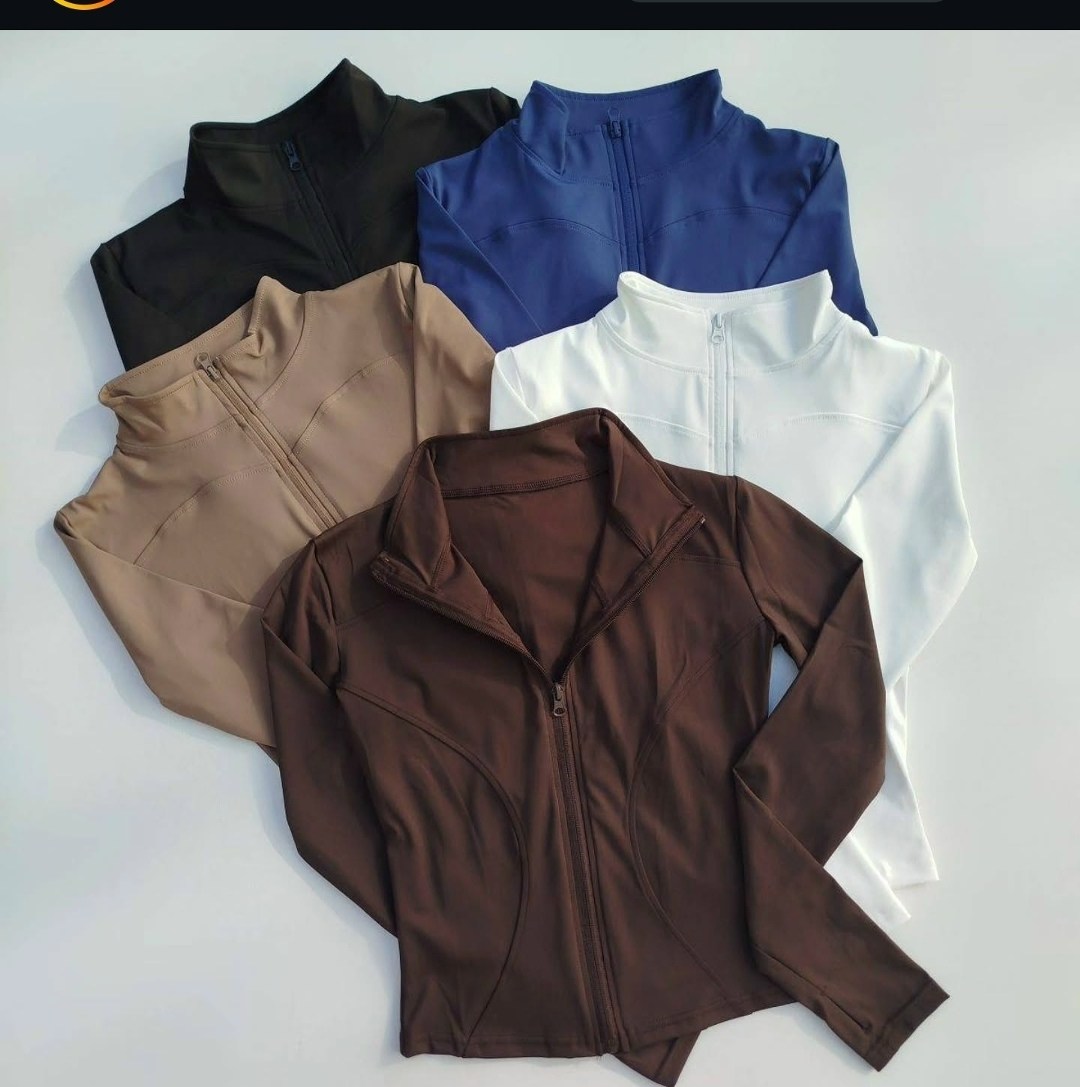 женская спортивная куртка slim fit,cпортивная кофта,куртка спортивная,спортивные костюм,стиль одежды спортивный
