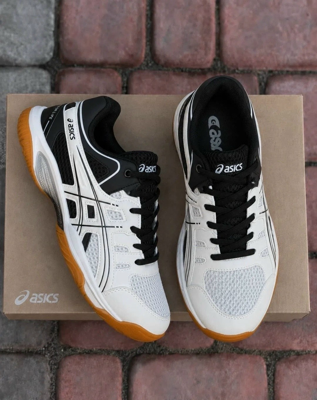 волейбольные кроссовки asics,асикс кроссовки для волейбола,кроссовки asics,кроссовки для волейбола,волейбольные кроссовки