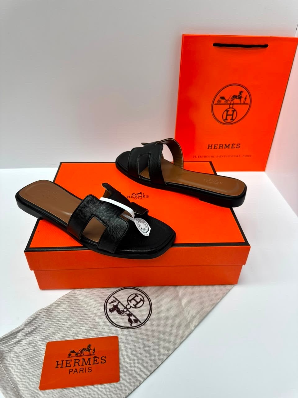 шлепанцы hermes,шлепки hermes женские,шлепки hermes,hermes шлепки женские черные,шлепки эрмес