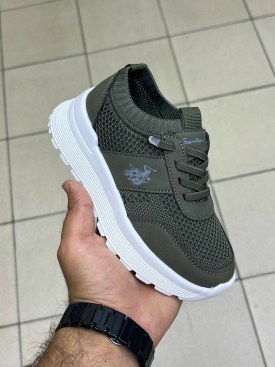 Кроссовки