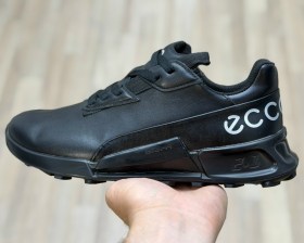 Кроссовки