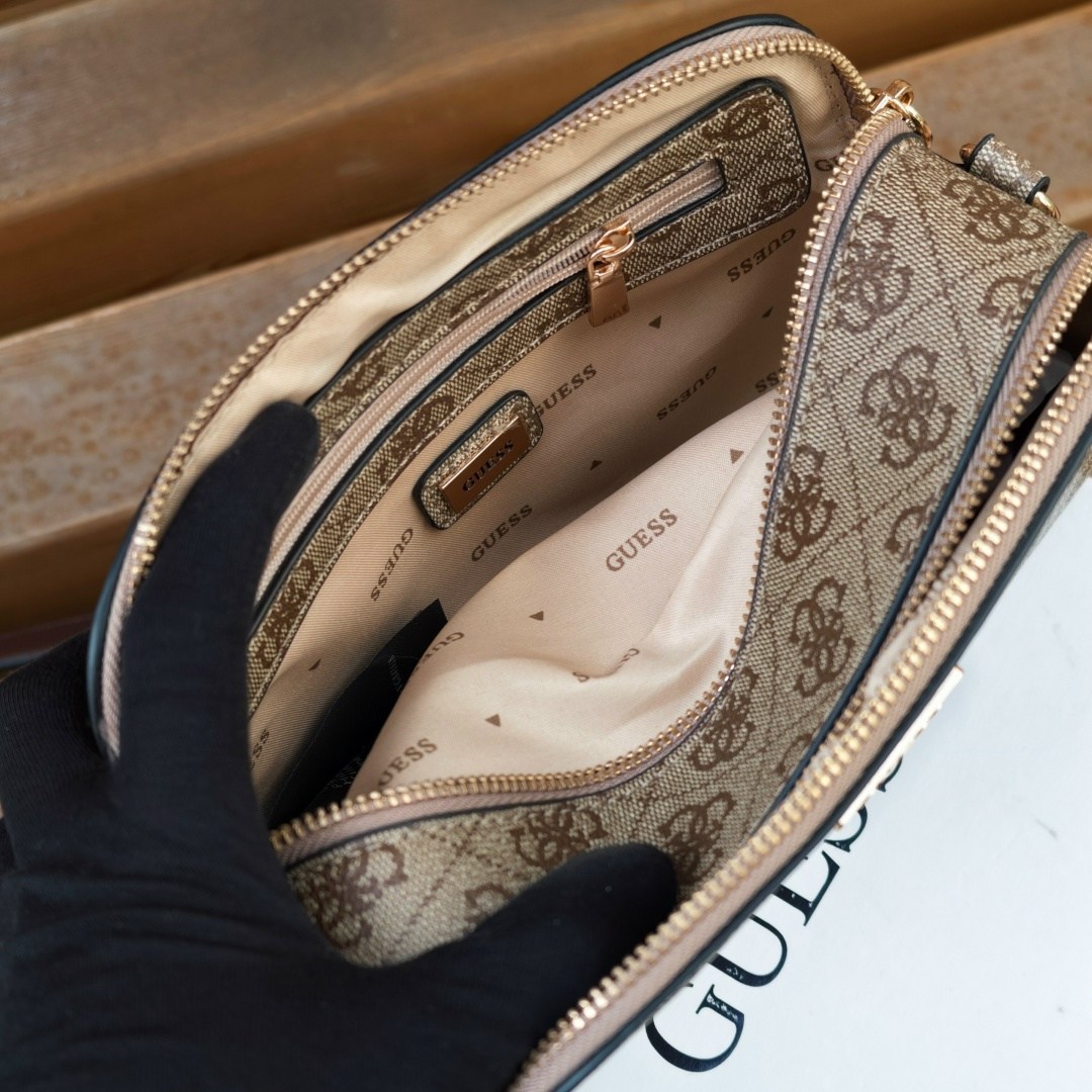 женская сумка guess,сумка на плечо кросс-боди guess,сумка через плечо guess noelle серо-коричневая,женская сумка через плечо guess,сумка guess