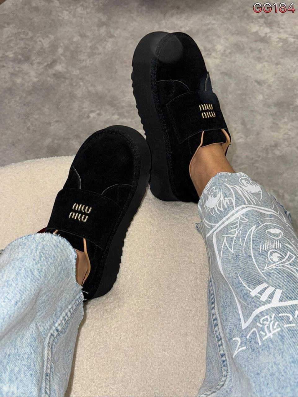 замшевые лоферы miu miu на высокий подошве и фирменной фурнитурой,,лоферы miu miu на высокий подошве,кеды замшевые на высокой платформе derio,кеды miu miu на липучке