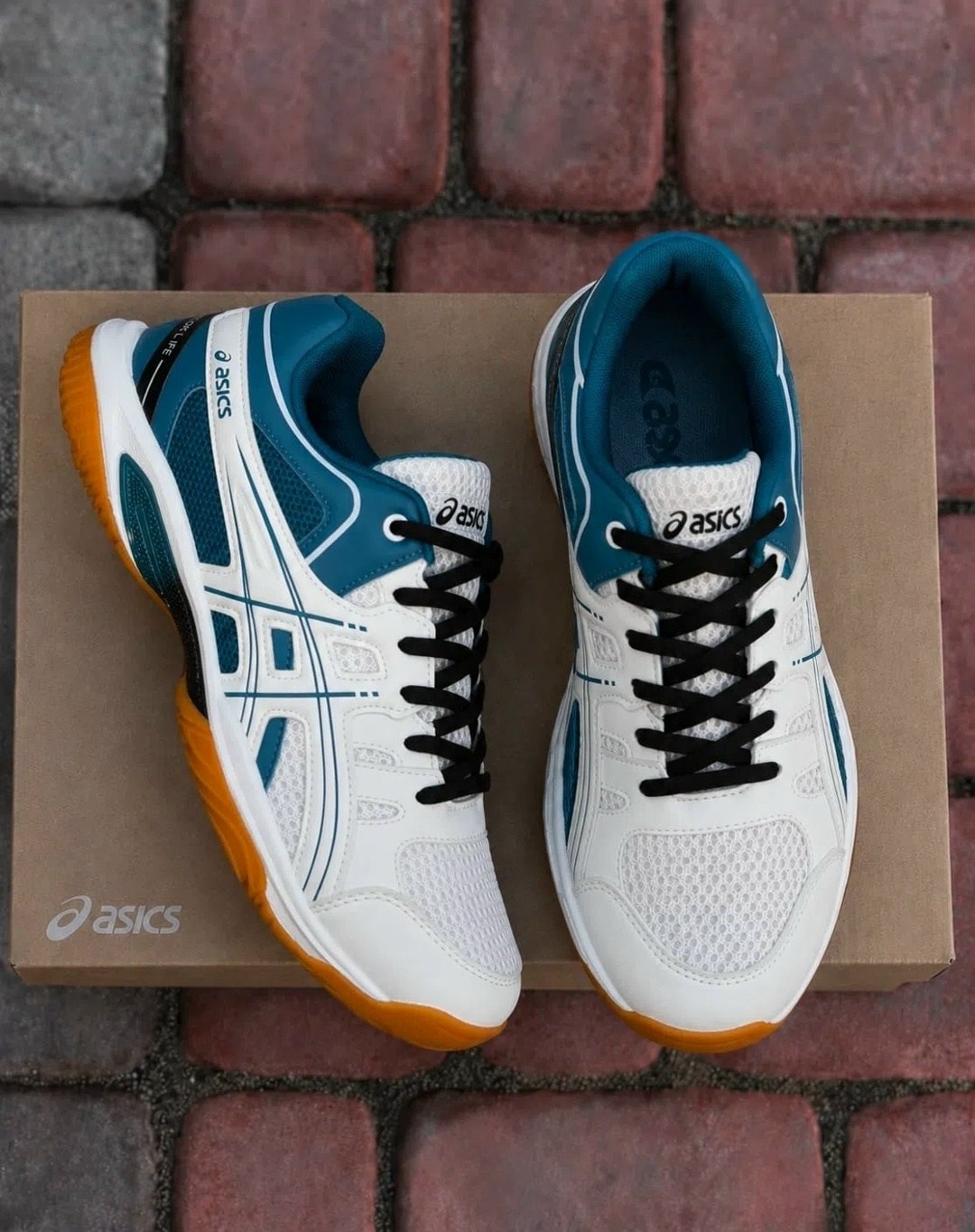 волейбольные кроссовки asics,асикс кроссовки для волейбола,кроссовки asics,кроссовки для волейбола,волейбольные кроссовки