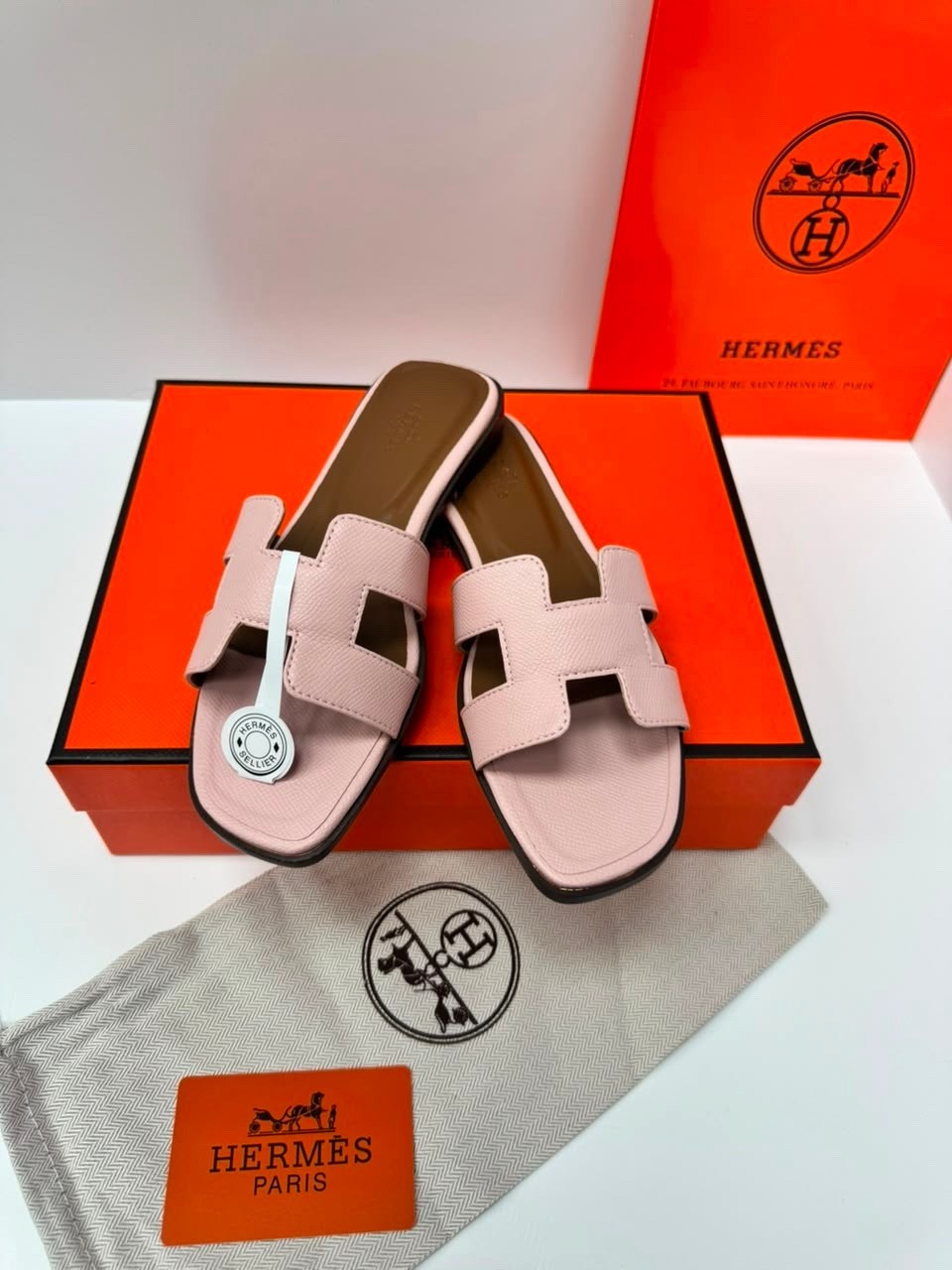шлепанцы hermes,шлепки hermes женские,шлепки hermes,тапочки hermes,сандалии hermes