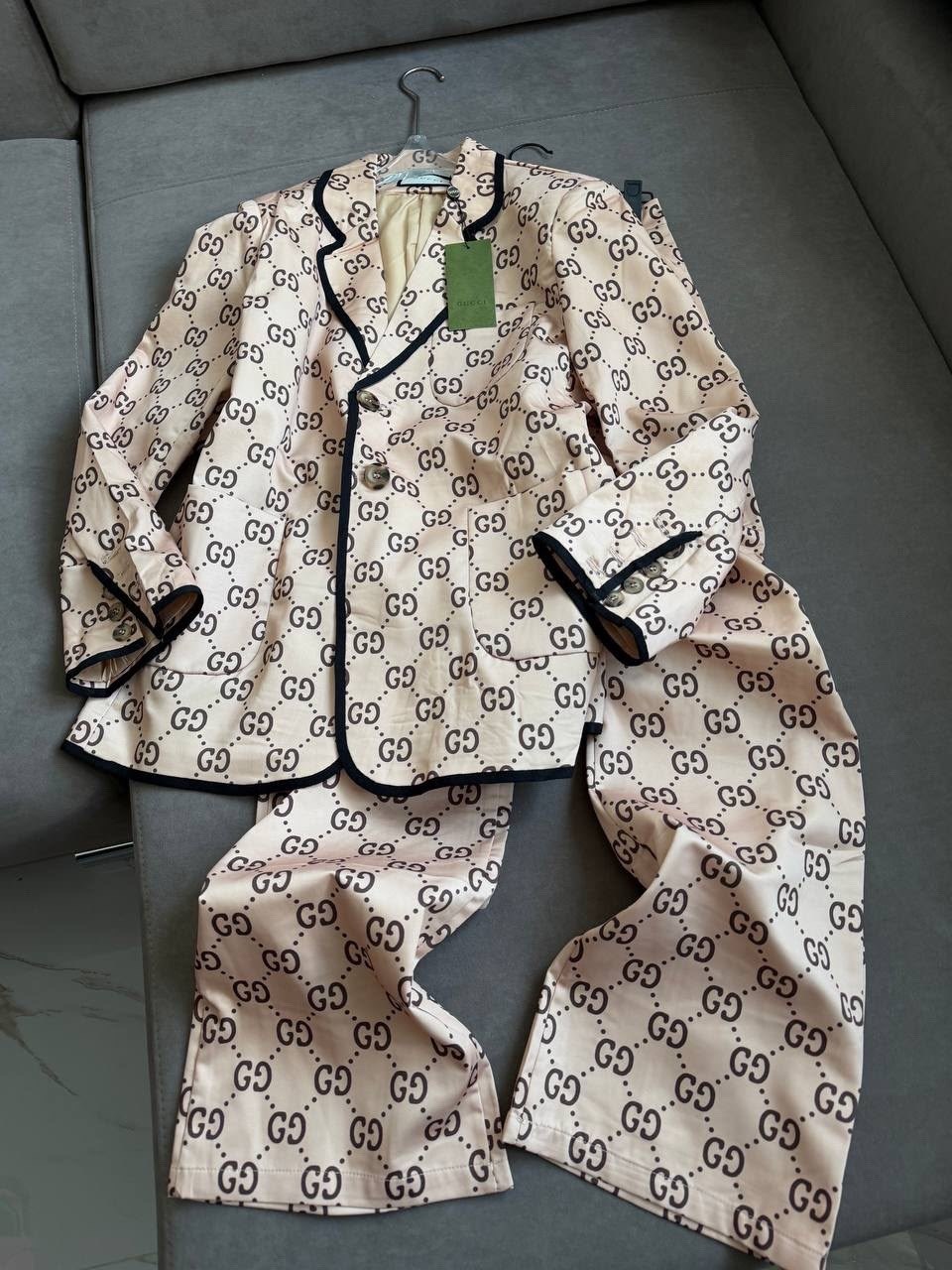 пиджак гуччи женский,куртка gucci,пиджак гуччи мужской,гуччи костюм женский,жакет gucci