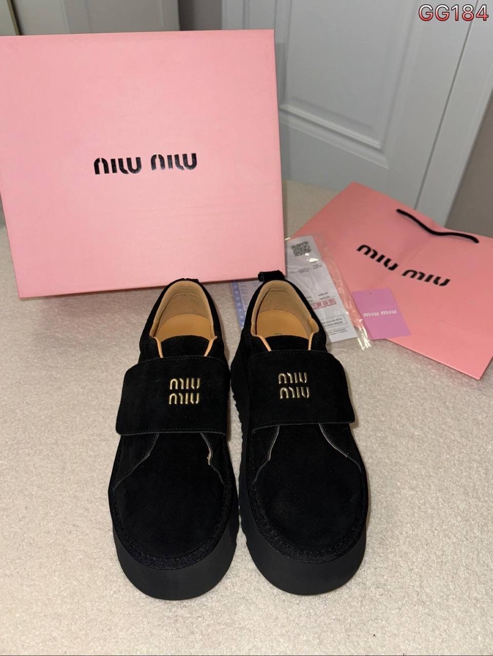 замшевые лоферы miu miu на высокий подошве и фирменной фурнитурой,,лоферы miu miu на высокий подошве,кеды замшевые на высокой платформе derio,кеды miu miu на липучке