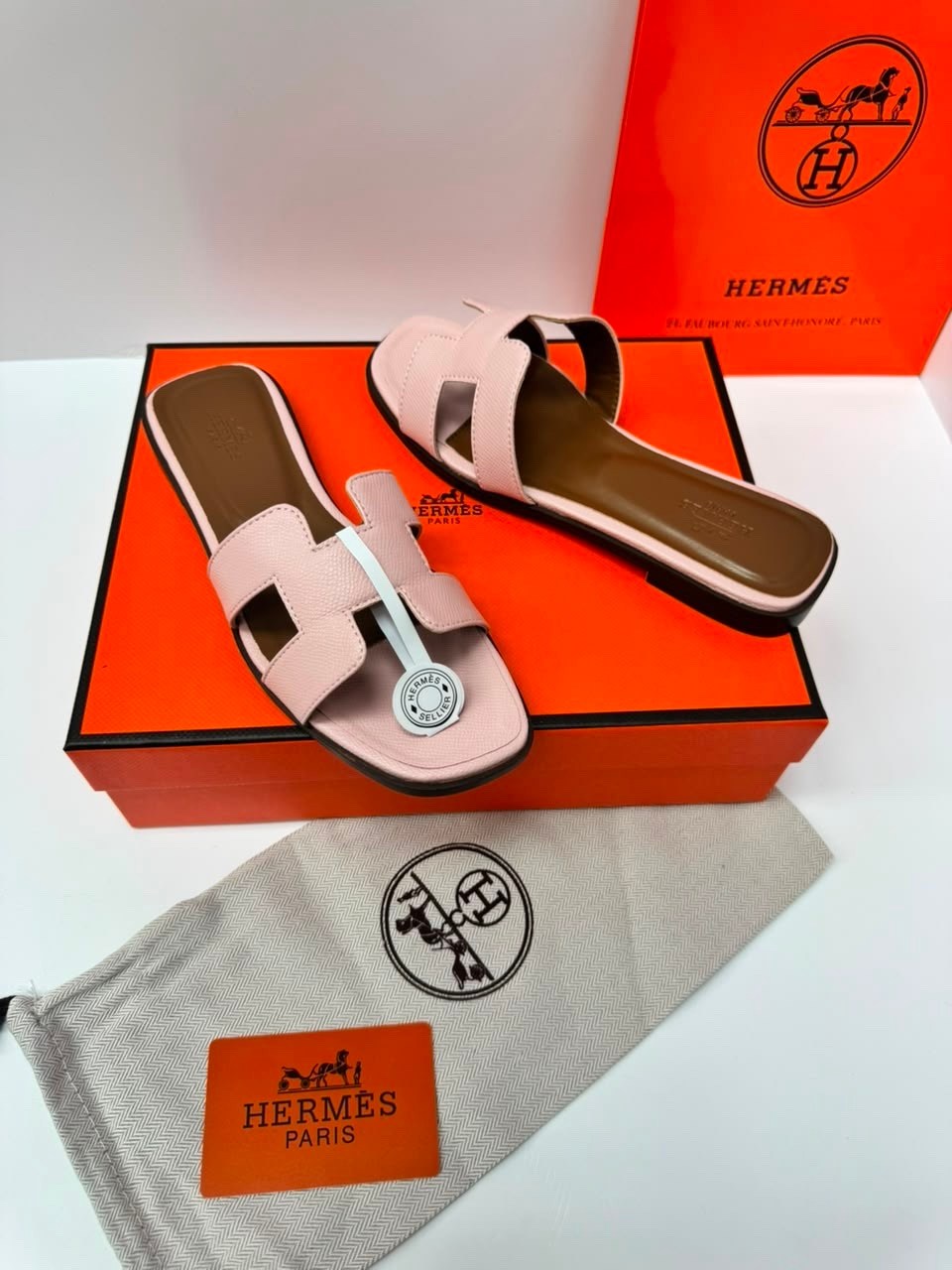 шлепанцы hermes,шлепки hermes женские,шлепки hermes,тапочки hermes,сандалии hermes