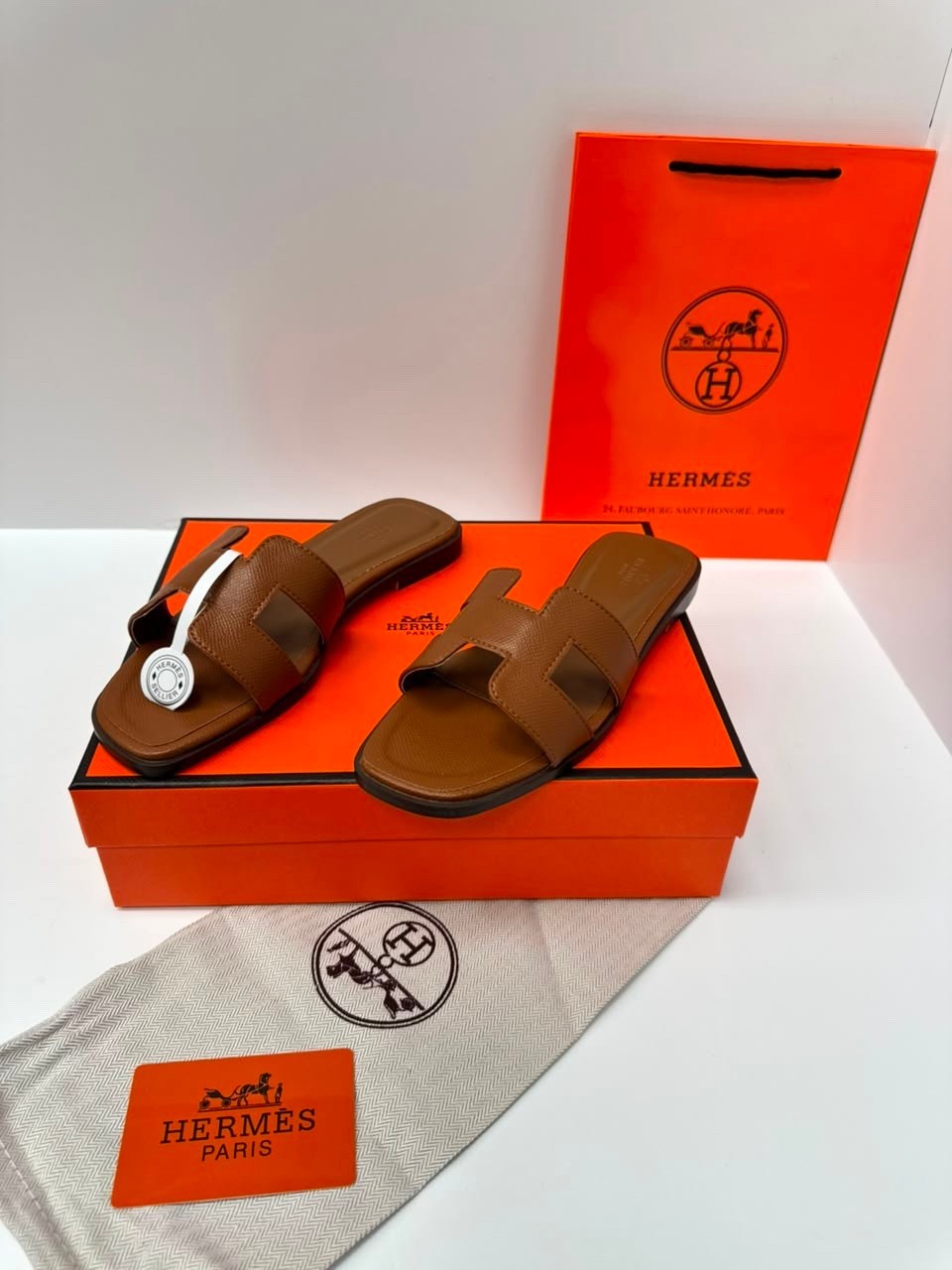 шлёпанцы hermes,hermes шлепки женские,шлепки hermes,босоножки hermes,босоножки женские hermes