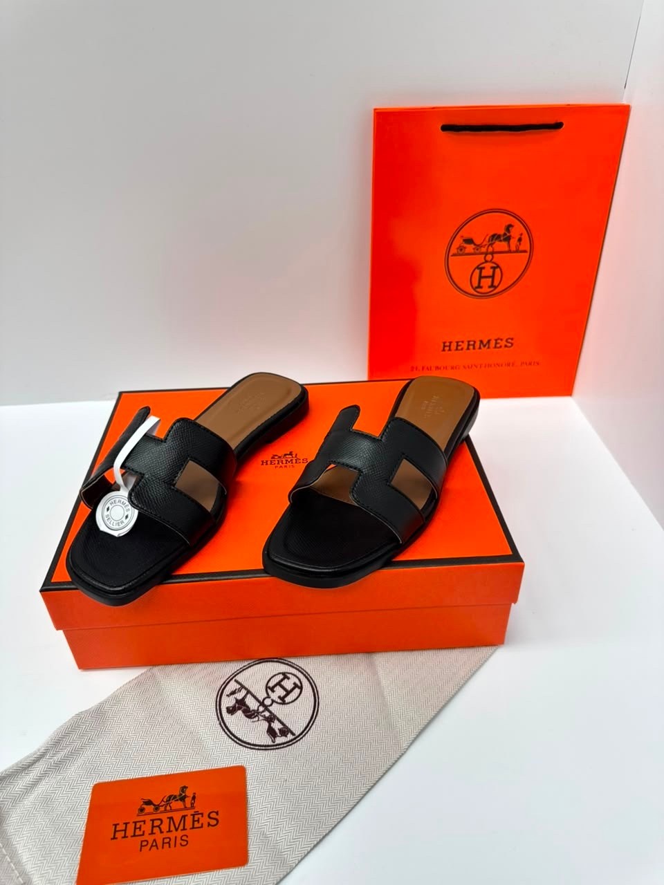 шлепанцы hermes,шлепки hermes женские,шлепки hermes,hermes шлепки женские черные,шлепки эрмес